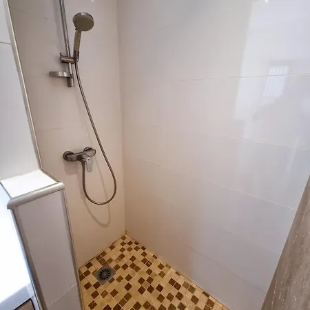 Apartment La Fossette - T2 Avec Terrasse, Parking Et Wifi *